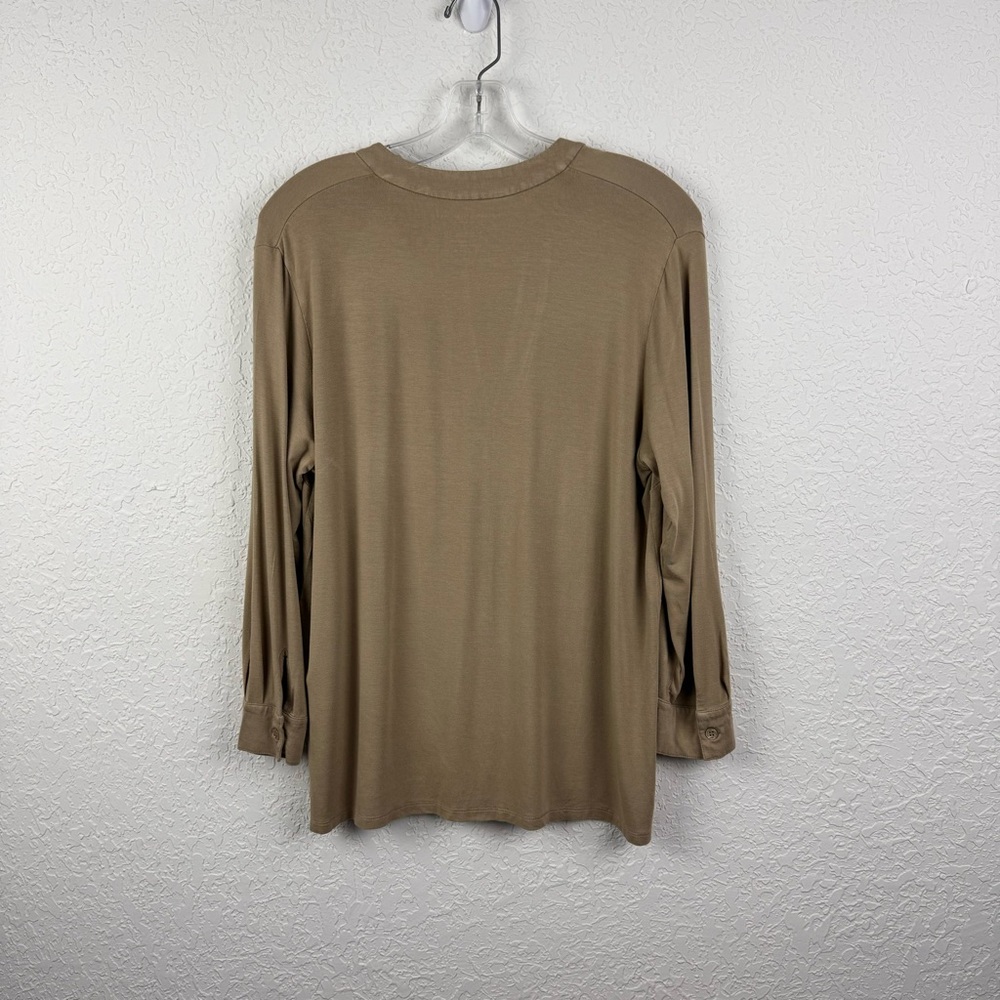 Majestic Filatures Deluxe Teeshirt Size Medium (3) - Picture 4 of 7